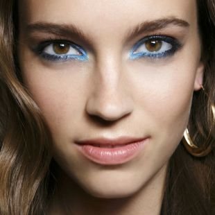 Летний макияж для зеленых глаз, весенний макияж с использованием синего карандаша